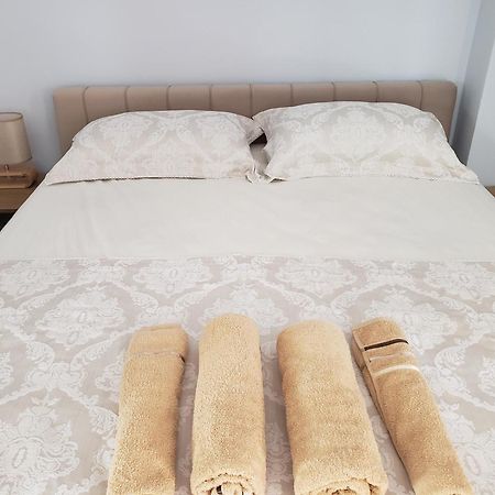 Leones Apartament Тирана Екстериор снимка